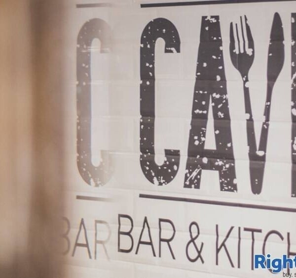 Well Established Restaurant & Bar For Sale Photo 2