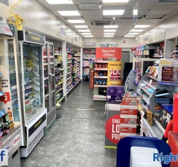 CONVENIENCE STORE Photo 2