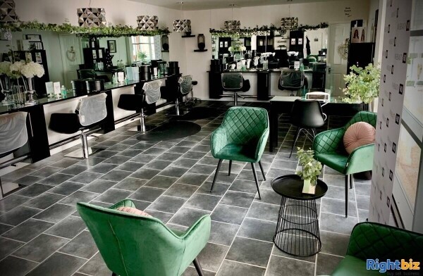 PROFESSIONAL AND REPUTABLE HAIR AND BEAUTY SALON LOCATED IN THE EAST MIDLANDS Photo 2