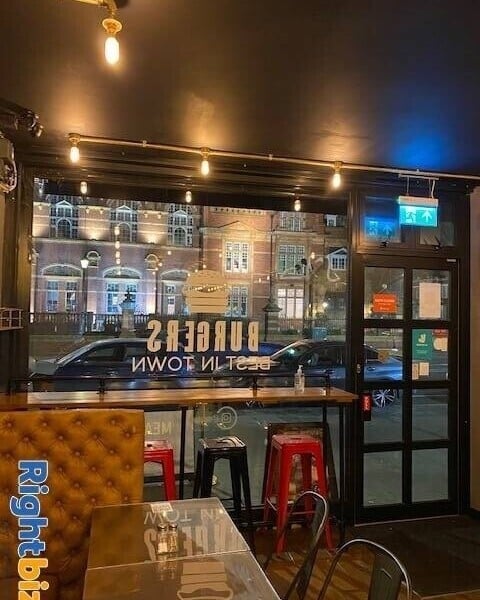 PRICE REDUCTION! - restaurant in prominent location E6, Long lease (21 years) Photo 2
