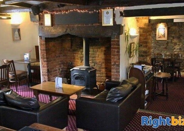 SHROPSHIRE - HISTORIC COACHING INN LOCATED AT THE HEART OF A POPULAR HILLSIDE TOWN Photo 2