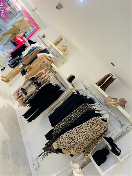 Well Established Fashion Boutique **Heavily Reduced** Photo 2