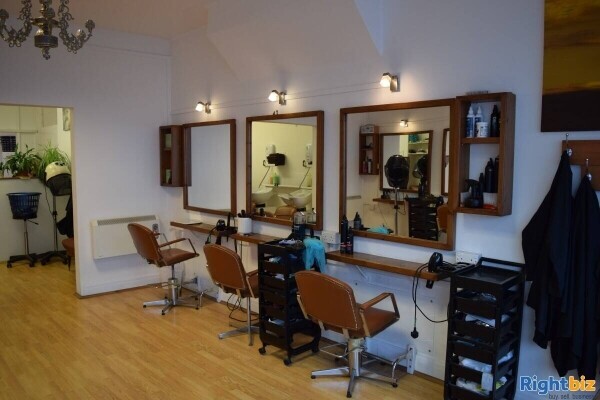 E CLASS SHOP TO LET BUSY PARADE OF SHOPS PORTSLADE, WEST SUSSEX Photo 2