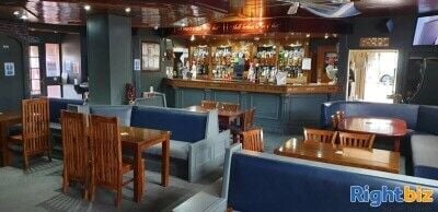 Very popular and well established public house in West Dunbartonshire, close to all local amenities Photo 2
