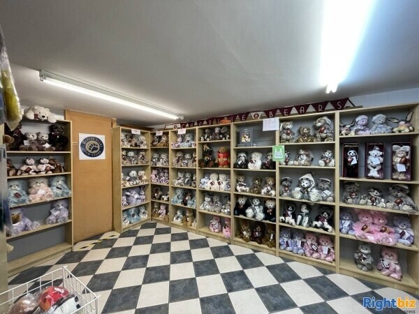 AN ESTABLISHED INDEPENDENT TEDDY BEAR AND GIFT SHOP SITUATED IN THE HEART OF BAKEWELL TOWN CENTRE Photo 2