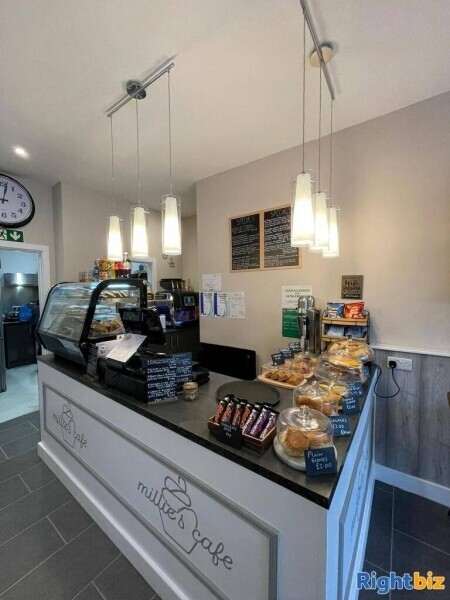 Well Established Popular Modern Cafe Photo 2
