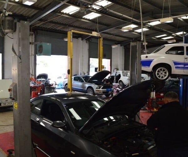 Established Service & MOT Garage - Peterborough Photo 2