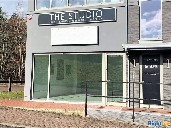 Well-appointed class 1 retail unit offered in shell condition. (ref 1447) Photo 2