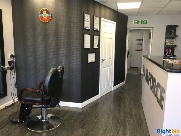Established barbers/hairdressers for sale Photo 2