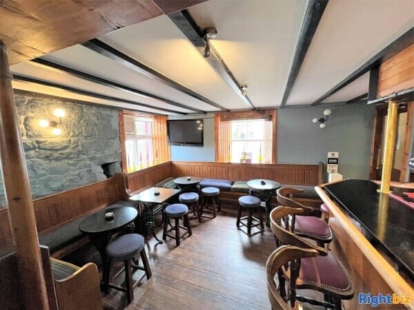 Superb Village Pub and spacious owners flat in the ever popular East Neuk of Fife. (ref 1455) Superb Village Pub and spacious owners flat in the ever popular East Neuk of Fife. (ref 1455)