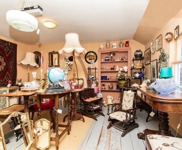 Grade II Listed Commercial Property - Knutsford Photo 2