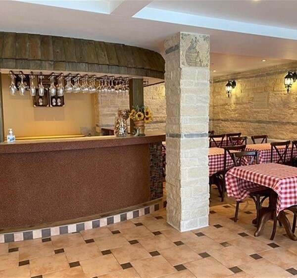 WELL POSITIONED ITALIAN RESTAURANT - LINCOLSHIRE Photo 2