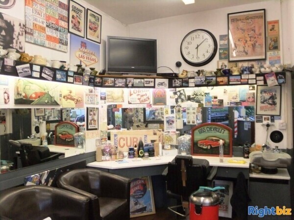 GROUND FLOOR BARBER SHOP - LONG LEASEHOLD PROPERTY FOR SALE OR AVAILABLE ON LEASE - BORDON, HANTS Photo 2