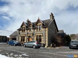 Well-appointed 4 bed Victorian Villa and three well maintained self-catering cottages in Kincraig. Well-appointed 4 bed Victorian Villa and three well maintained self-catering cottages in Kincraig.