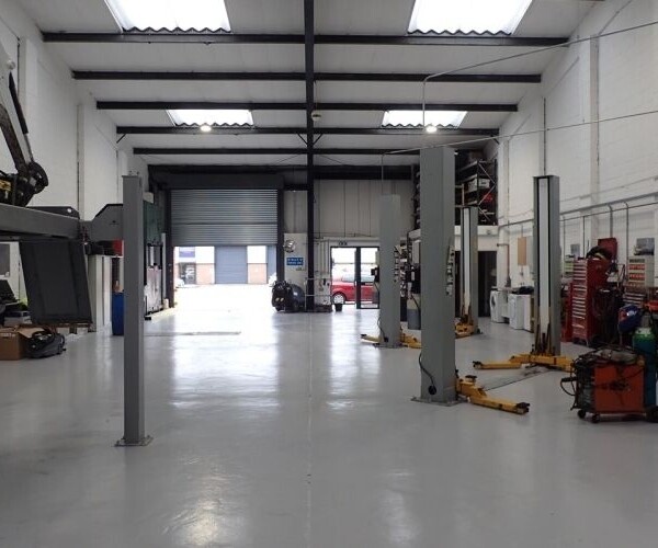 Closed MOT Garage - Warrington Photo 2