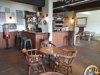 PONTYPRIDD - CHARMING VILLAGE PUB WITH OUTSTANDING VIEWS OF SURROUNDING VALLEYS