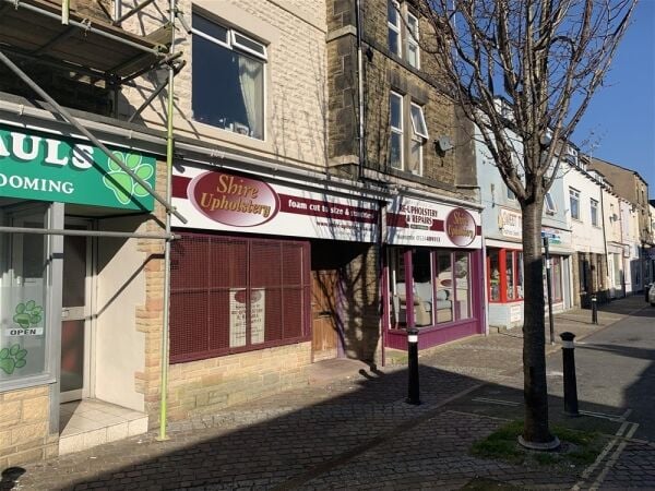 DOMESTIC & COMMERCIAL FURNITURE RE-UPHOLSTERY SPECIALIST town centre position MORECAMBE DOMESTIC & COMMERCIAL FURNITURE RE-UPHOLSTERY SPECIALIST town centre position MORECAMBE