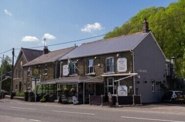 Freehold Public House & Restaurant & Hotel Located In Cwm-twrch Uchaf