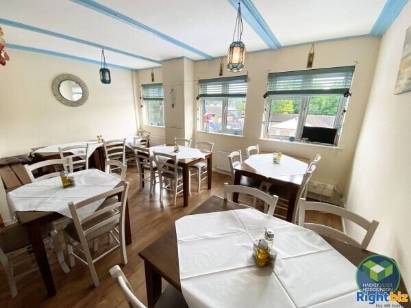 LICENSED RESTAURANT/CAFE: CHAPEL EN LE FRITH: Photo 2
