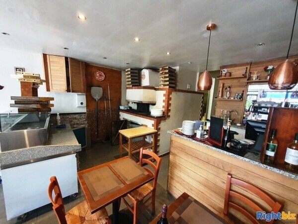 WOODFIRED PIZZA RESTAURANT & TAKEAWAY – LICENCE TILL 0100 Photo 2
