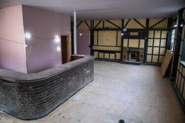 LONDON - GROUND FLOOR LOCK-UP PUB