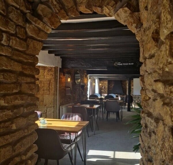 Popular And Successful Gastro Pub In Rural Market Harborough Photo 2
