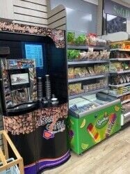 Convenience Store & Off Licence in Richmond upon Thames Photo 2