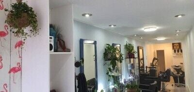Hairdressing shop lease for sale