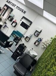 Unisex salon in Peterborough for sale