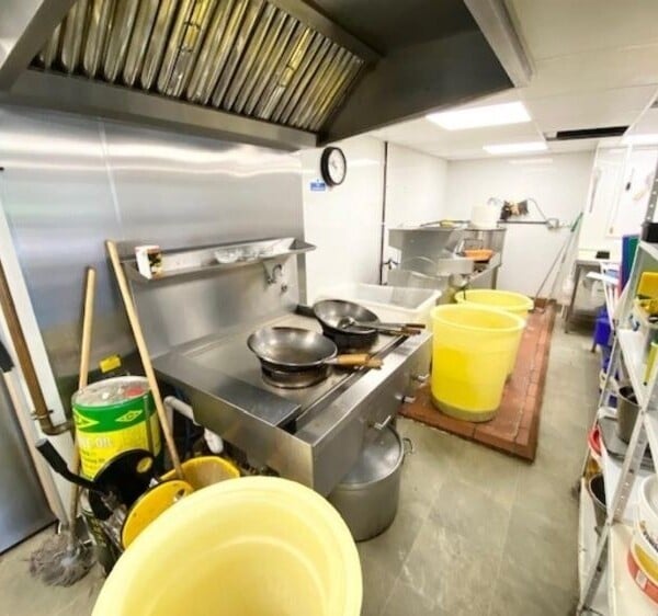 Leasehold Fish & Chip Takeaway Located In Redditch Photo 2