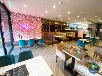 RESTAURANT/CAFE: STOCKTON HEATH: Photo 2