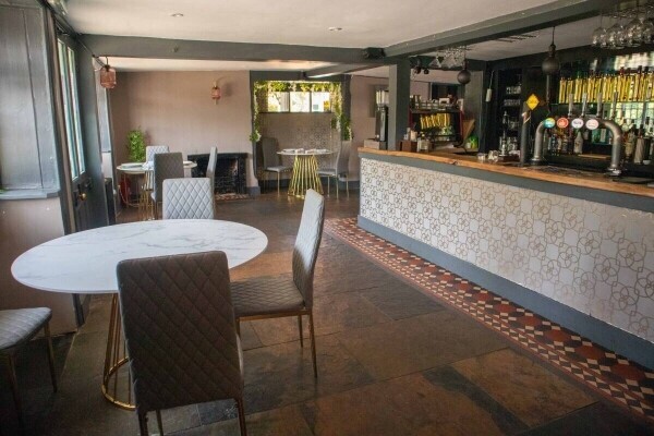 ESSEX - BLANK CANVASS PUB/RESTAURANT/CAFE OPPORTUNITY Photo 2