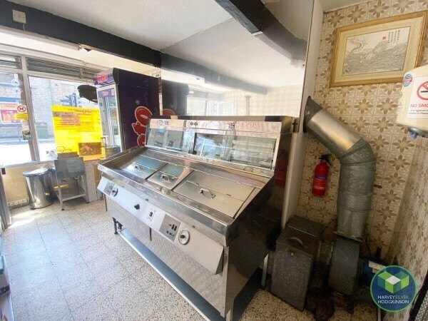 FREEHOLD TRADITIONAL FISH & CHIPS: HOLLINGWORTH, HYDE: Photo 2