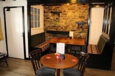 POWYS - UPPER WYE VALLEY FREE HOUSE