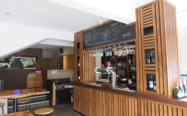 Popular, Innovative Bar and Eatery Photo 2