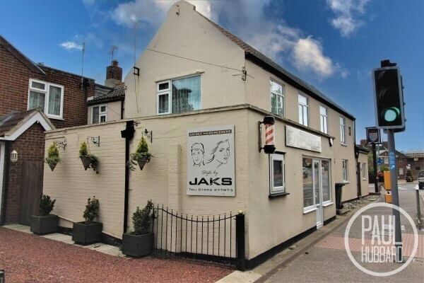 Well-established and beautifully decorated hair salon in Caister-on-Sea, Norfolk. Photo 2