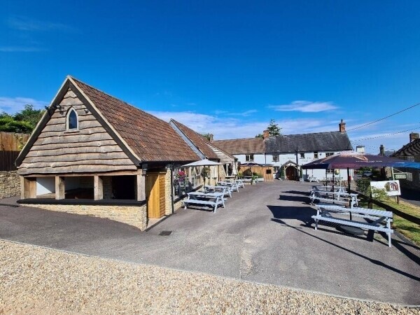 Stunning & Award Winning Destination Village Public House & Restaurant For Sale Photo 2