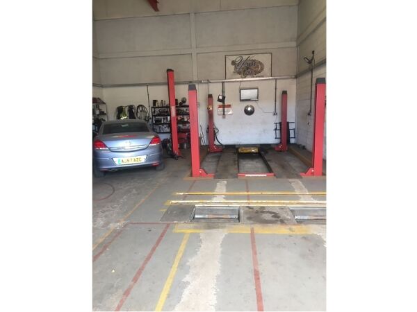 Extremely well established MOT Testing business for sale Photo 2