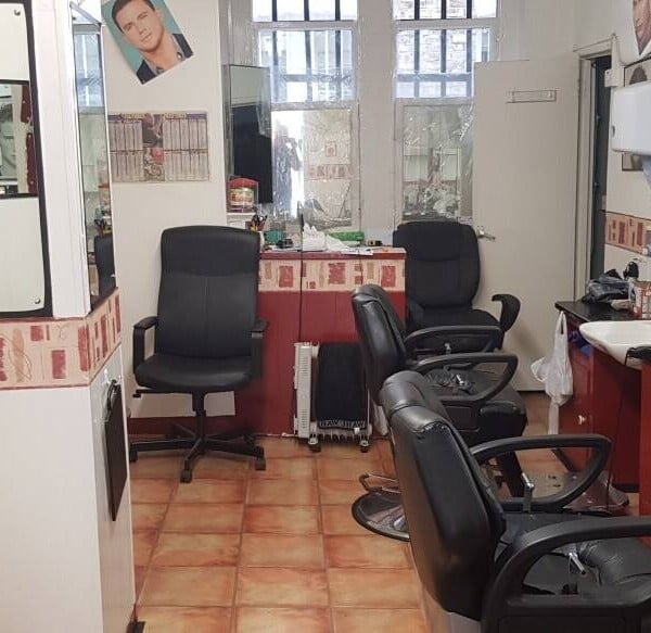Leasehold Barber shop for sale. New Photo 2