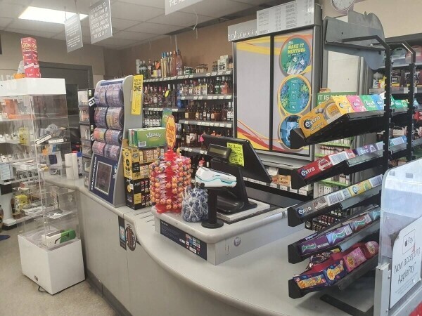 Convenience Store For Sale Huge potential Photo 2
