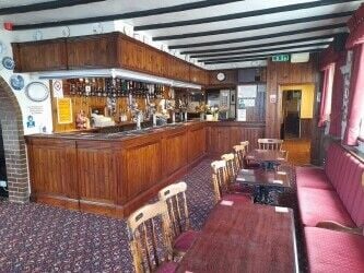 STAFFORDSHIRE – HIGHLY SUCCESSFUL PUB/CLUB OFFERING TRADITIONAL WET LED COMMUNITY STYLE TRADE. Photo 2