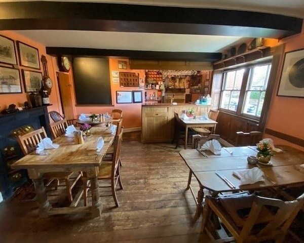 BISTRO/RESTAURANT IN PRIME CHESHIRE VILLAGE LOCATION. Photo 2