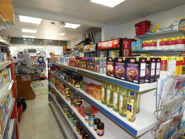 Convenience Store With Accommodation For Sale Hull Photo 2
