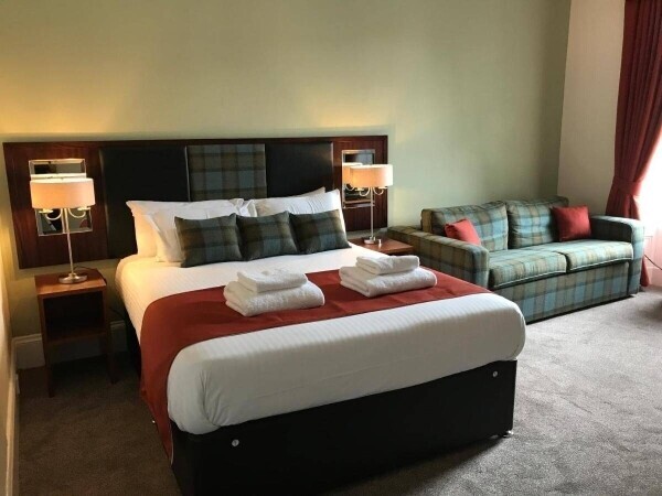 A Very Well Presented 9 Letting Room Hotel in Prominent Location For Sale Photo 2