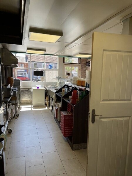 Leasehold  Takeaway is Located In Bingham, Nottinghamshire Photo 2