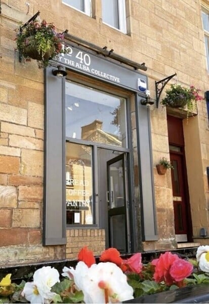 Independent retail and coffee shop in the heart of Bearsden Cross, Glasgow Photo 2