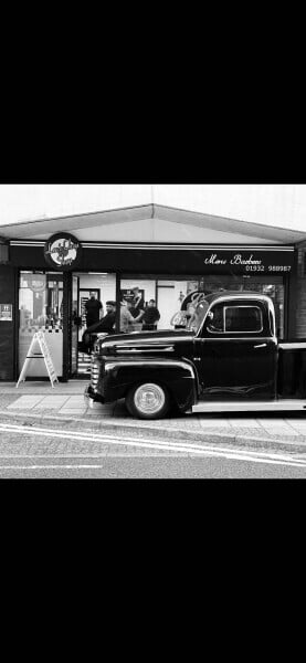 Leasehold barber shop for sale Leasehold barber shop for sale