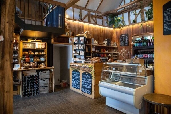 ESSEX - ATTRACTIVE MULTI-FACETED BUSINESS Photo 2