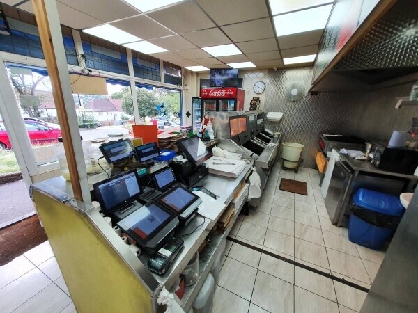 FISH & CHIP SHOP WITHIN BUSY RESIDENTIAL PARADE Photo 2