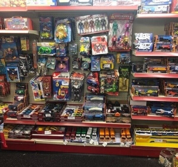 Leasehold Retail Toy Shop Located In Padstow Photo 2